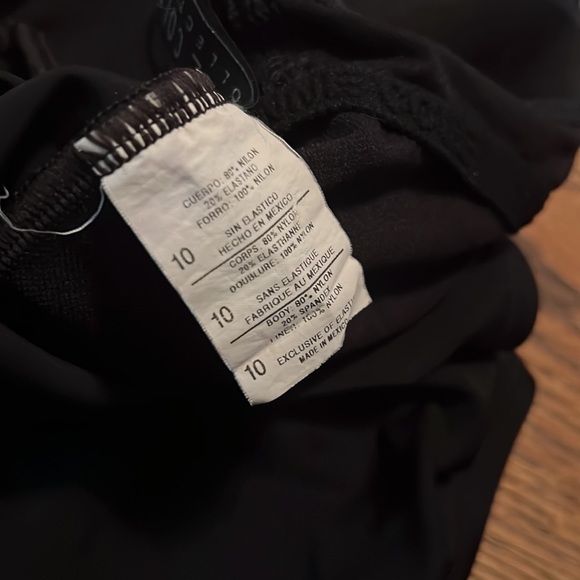 Anne Cole Black One Shoulder Swimsuit Size 10 - Picture 9 of 9